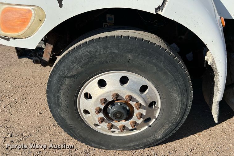 image for item DQ2168 2007 Peterbilt 340  dump truck