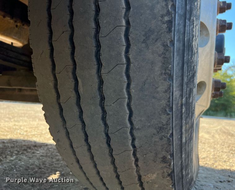 image for item DQ2168 2007 Peterbilt 340  dump truck