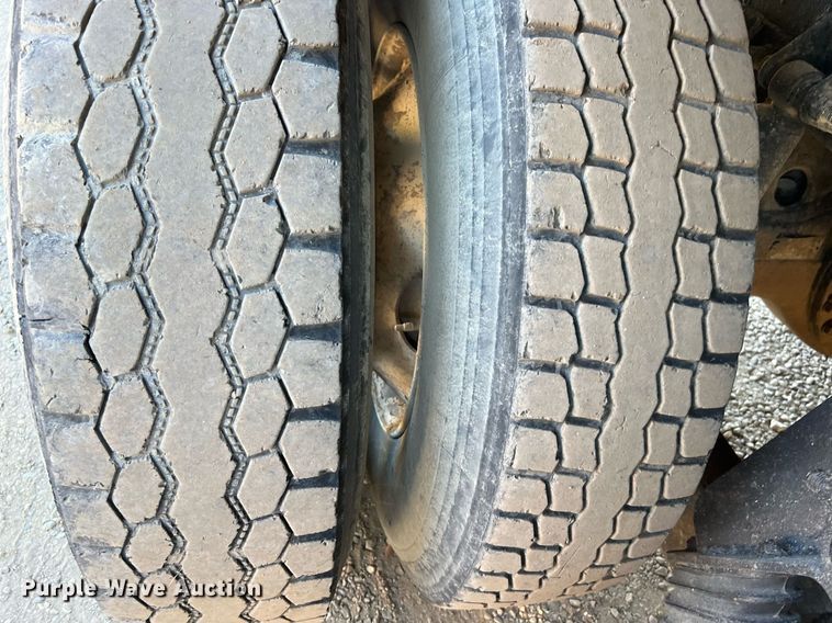 image for item DQ2168 2007 Peterbilt 340  dump truck