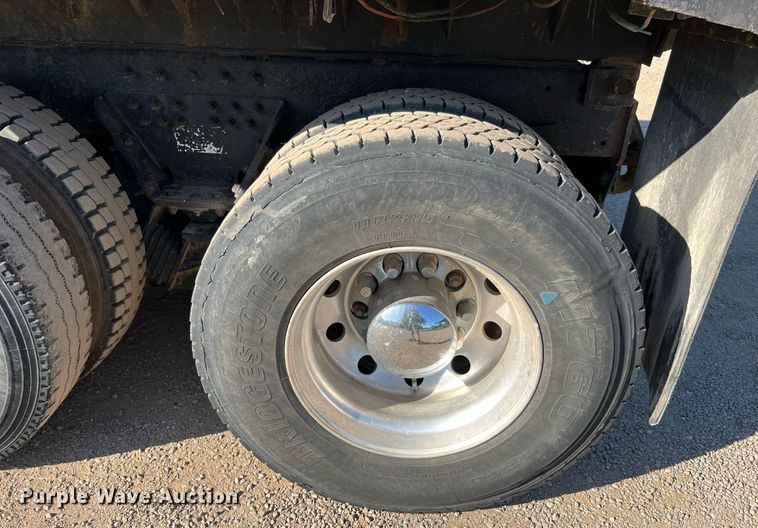 image for item DQ2168 2007 Peterbilt 340  dump truck