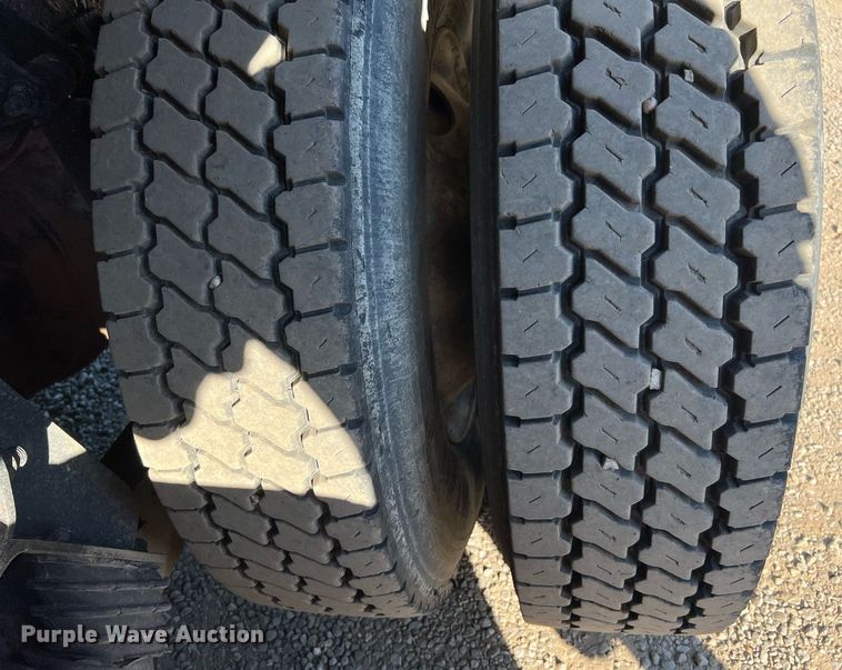 image for item DQ2168 2007 Peterbilt 340  dump truck