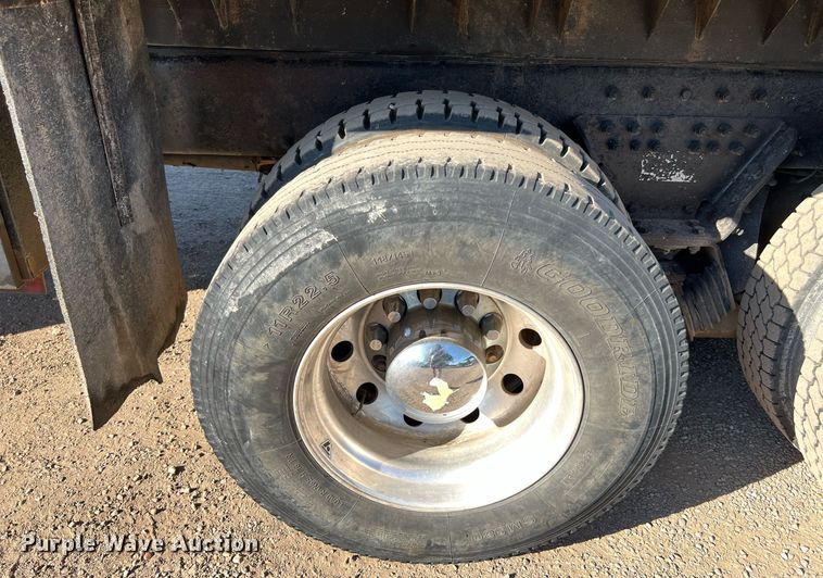 image for item DQ2168 2007 Peterbilt 340  dump truck