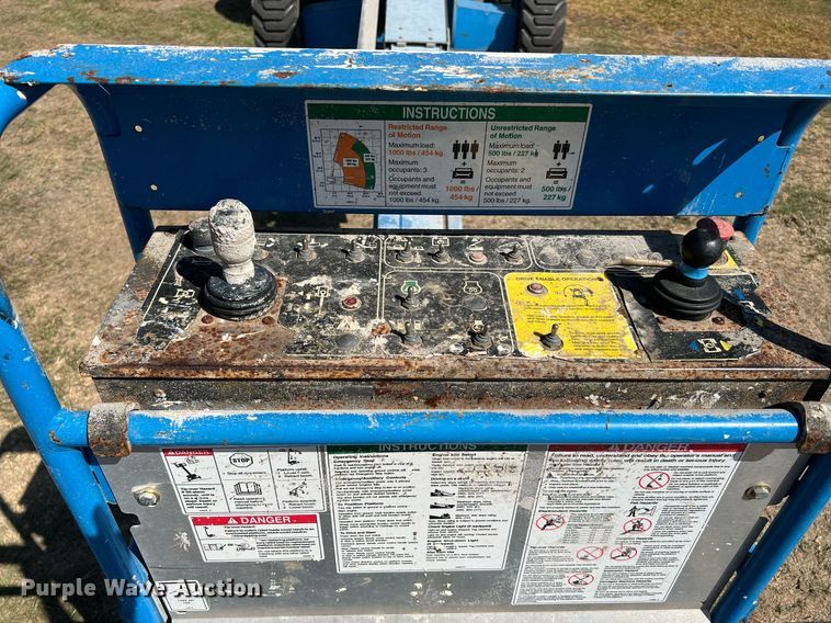 image for item DQ2170 2014 Genie S-65  boom lift