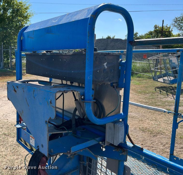 image for item DQ2170 2014 Genie S-65  boom lift