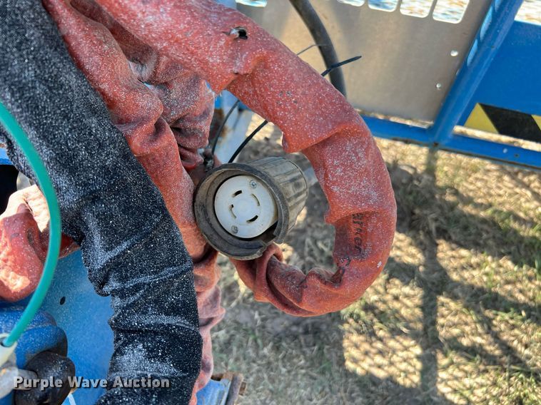 image for item DQ2170 2014 Genie S-65  boom lift