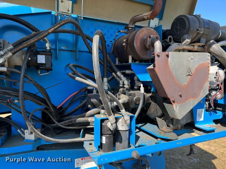 image for item DQ2170 2014 Genie S-65  boom lift