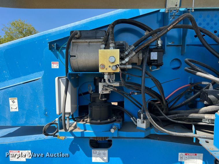 image for item DQ2170 2014 Genie S-65  boom lift