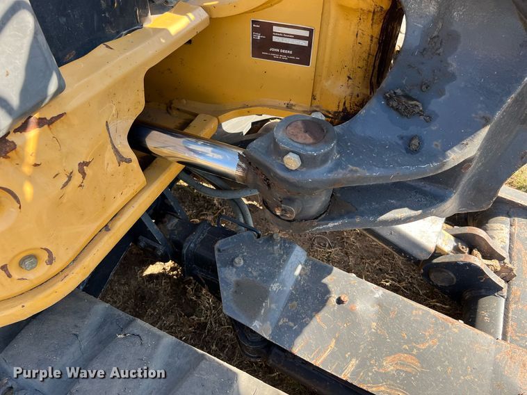 image for item DQ2171 2016 John Deere 60G  mini excavator