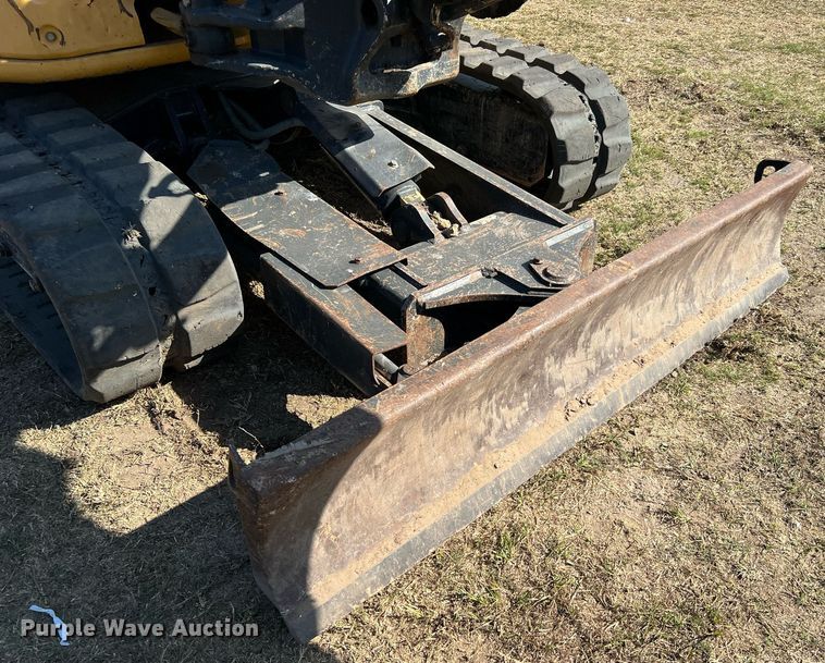 image for item DQ2171 2016 John Deere 60G  mini excavator