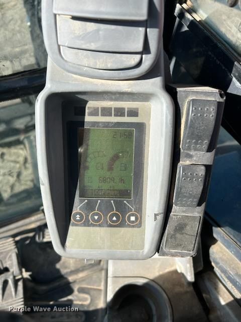 image for item DQ2171 2016 John Deere 60G  mini excavator