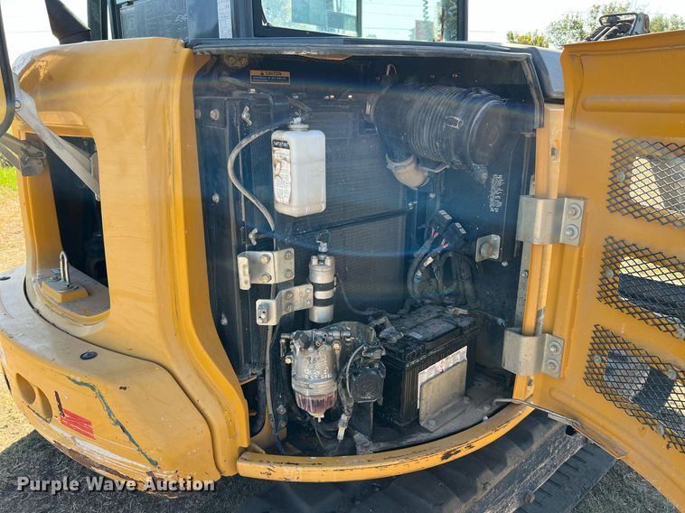 image for item DQ2171 2016 John Deere 60G  mini excavator