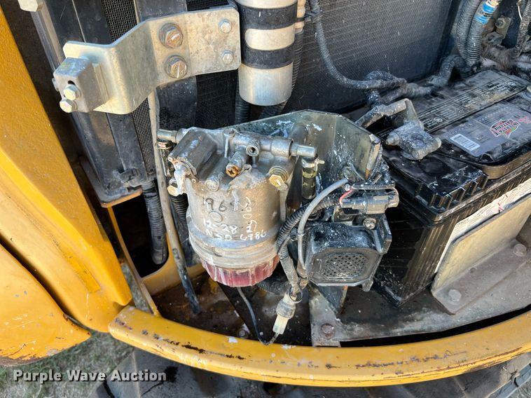 image for item DQ2171 2016 John Deere 60G  mini excavator