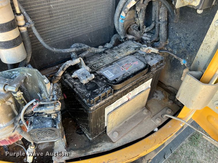 image for item DQ2171 2016 John Deere 60G  mini excavator