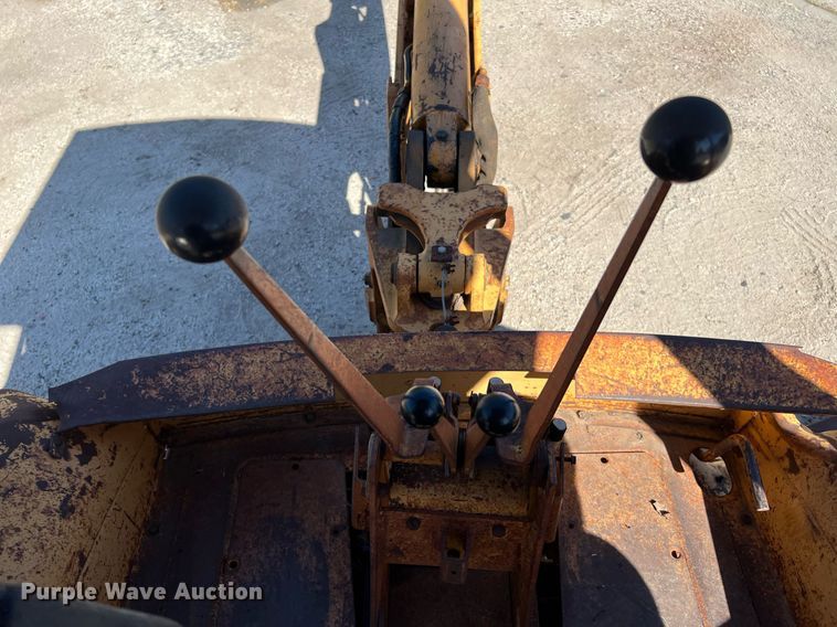 image for item DQ2172 1989 Case 580K  backhoe