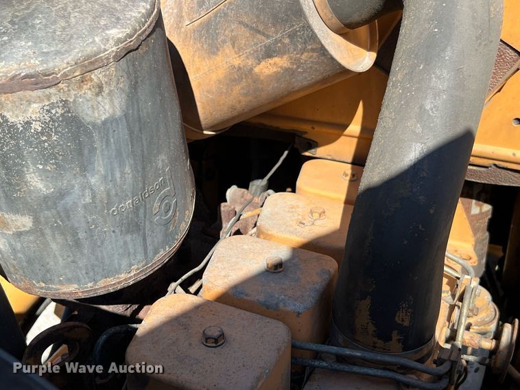 image for item DQ2172 1989 Case 580K  backhoe