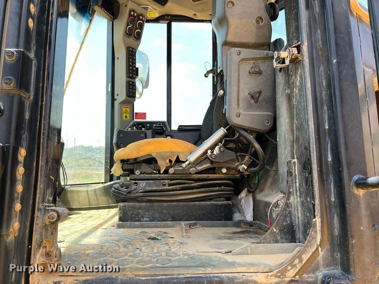 image for item DQ2179 2013 Caterpillar 966K  wheel loader