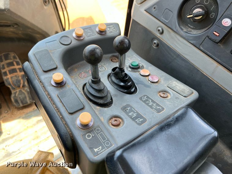 image for item DQ2179 2013 Caterpillar 966K  wheel loader