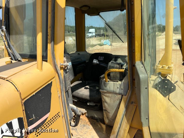 image for item DQ2182 2005 Caterpillar D6N XL  dozer