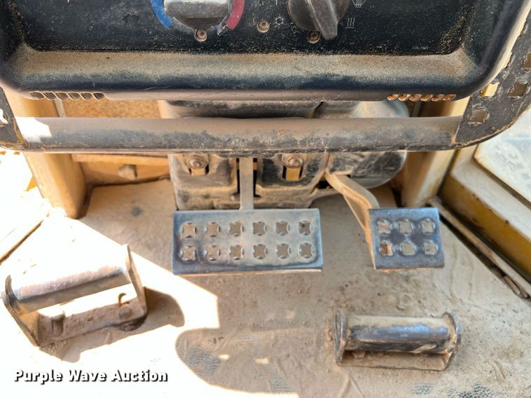 image for item DQ2182 2005 Caterpillar D6N XL  dozer