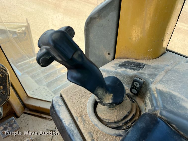 image for item DQ2182 2005 Caterpillar D6N XL  dozer