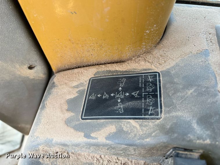 image for item DQ2182 2005 Caterpillar D6N XL  dozer