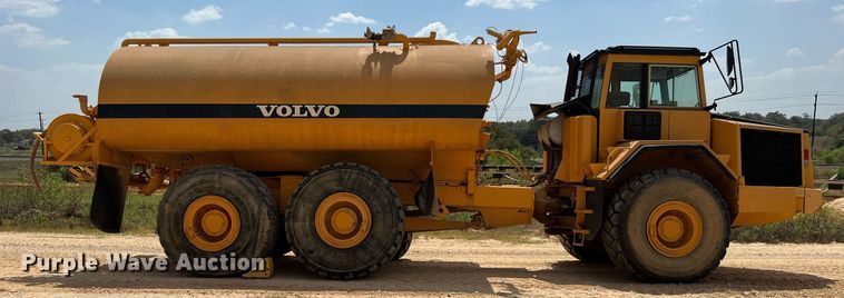 image for item DQ2183 2000 Volvo A35C  water wagon