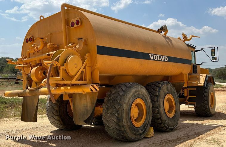 image for item DQ2183 2000 Volvo A35C  water wagon