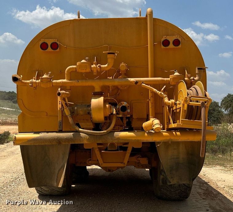 image for item DQ2183 2000 Volvo A35C  water wagon