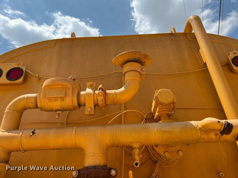 image for item DQ2183 2000 Volvo A35C  water wagon