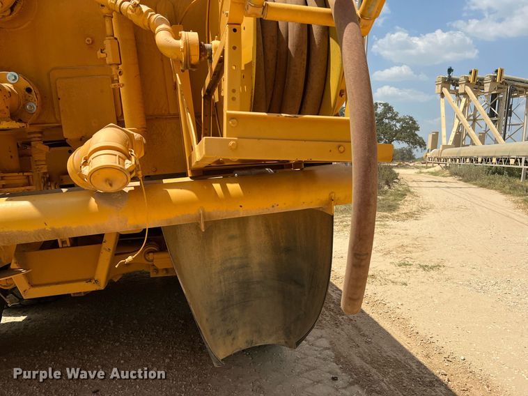 image for item DQ2183 2000 Volvo A35C  water wagon