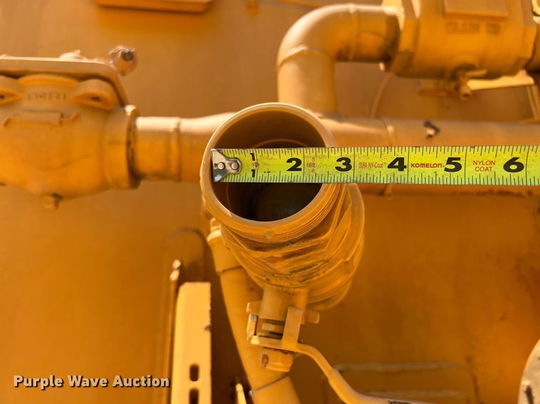 image for item DQ2183 2000 Volvo A35C  water wagon