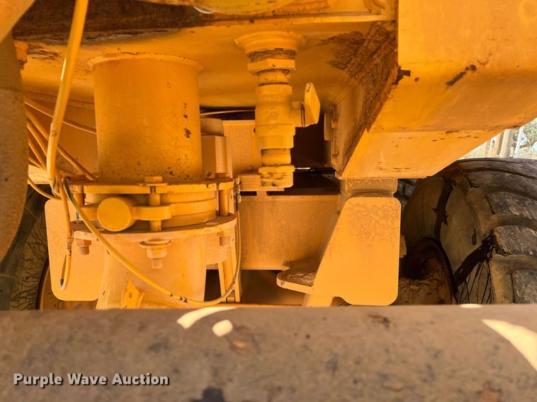 image for item DQ2183 2000 Volvo A35C  water wagon