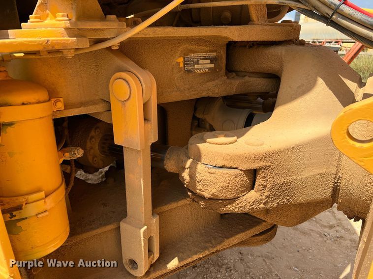 image for item DQ2183 2000 Volvo A35C  water wagon