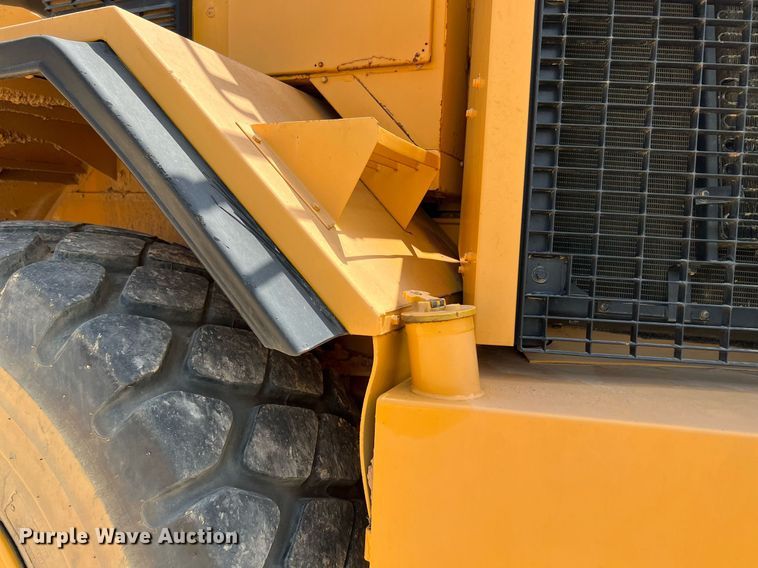 image for item DQ2183 2000 Volvo A35C  water wagon