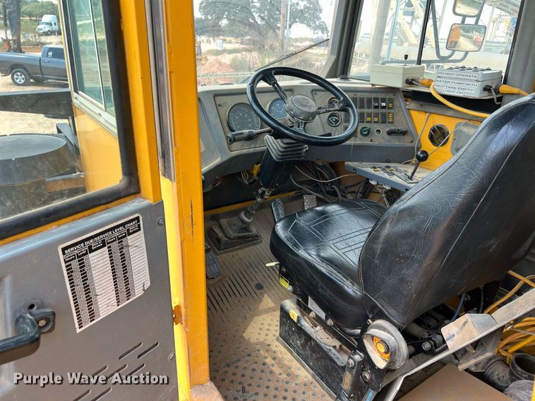 image for item DQ2183 2000 Volvo A35C  water wagon