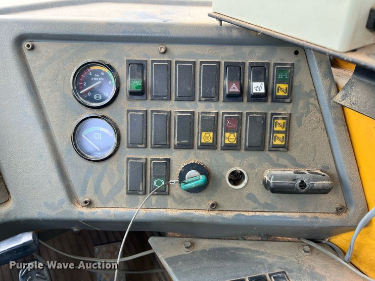 image for item DQ2183 2000 Volvo A35C  water wagon