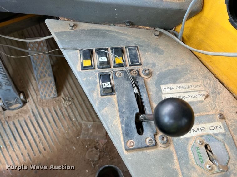 image for item DQ2183 2000 Volvo A35C  water wagon