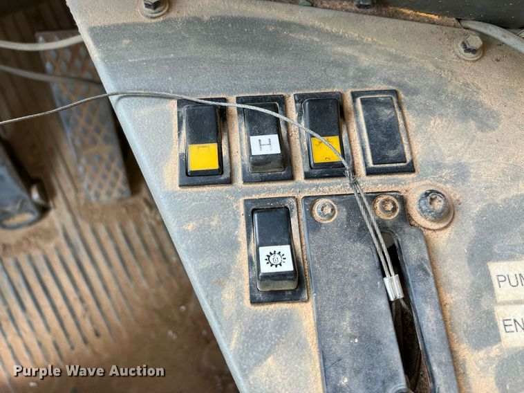 image for item DQ2183 2000 Volvo A35C  water wagon