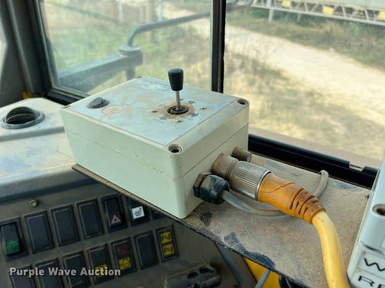 image for item DQ2183 2000 Volvo A35C  water wagon