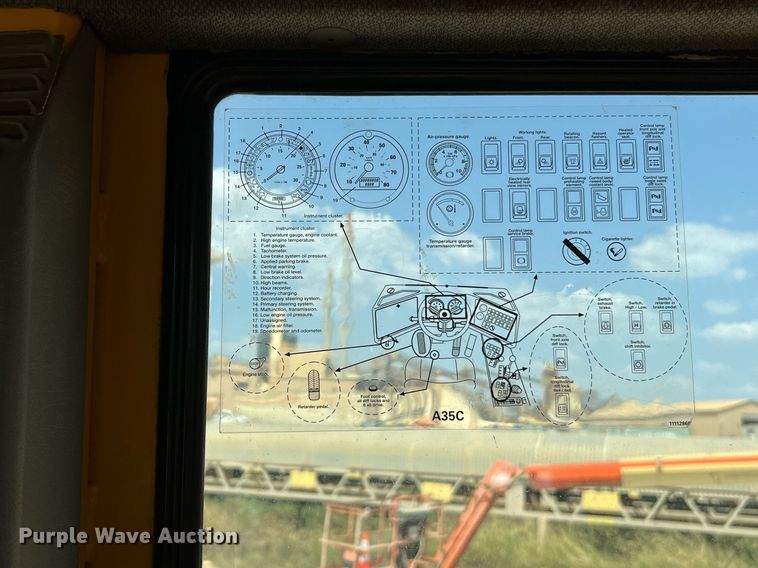 image for item DQ2183 2000 Volvo A35C  water wagon