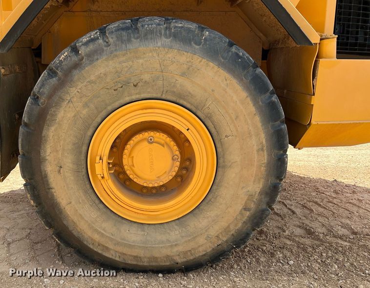 image for item DQ2183 2000 Volvo A35C  water wagon