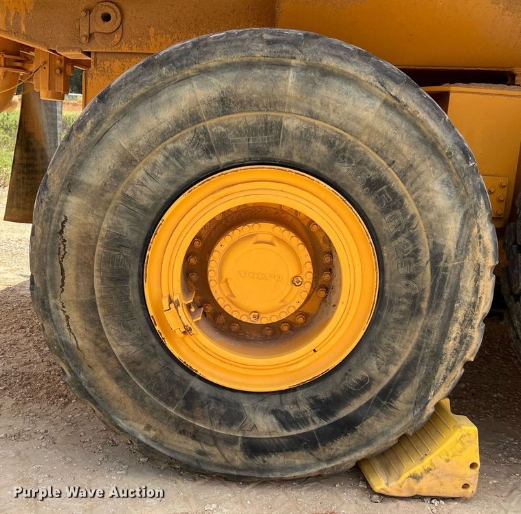 image for item DQ2183 2000 Volvo A35C  water wagon