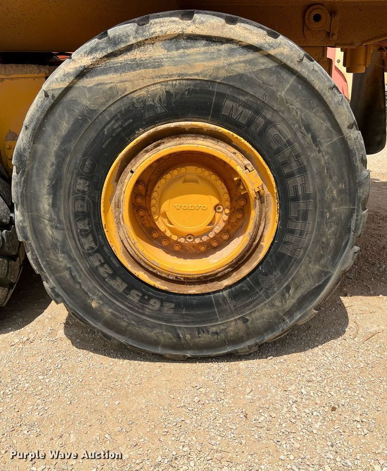 image for item DQ2183 2000 Volvo A35C  water wagon