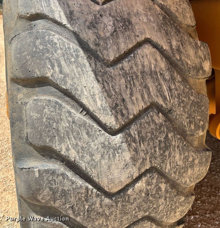 image for item DQ2183 2000 Volvo A35C  water wagon