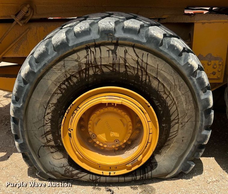 image for item DQ2183 2000 Volvo A35C  water wagon