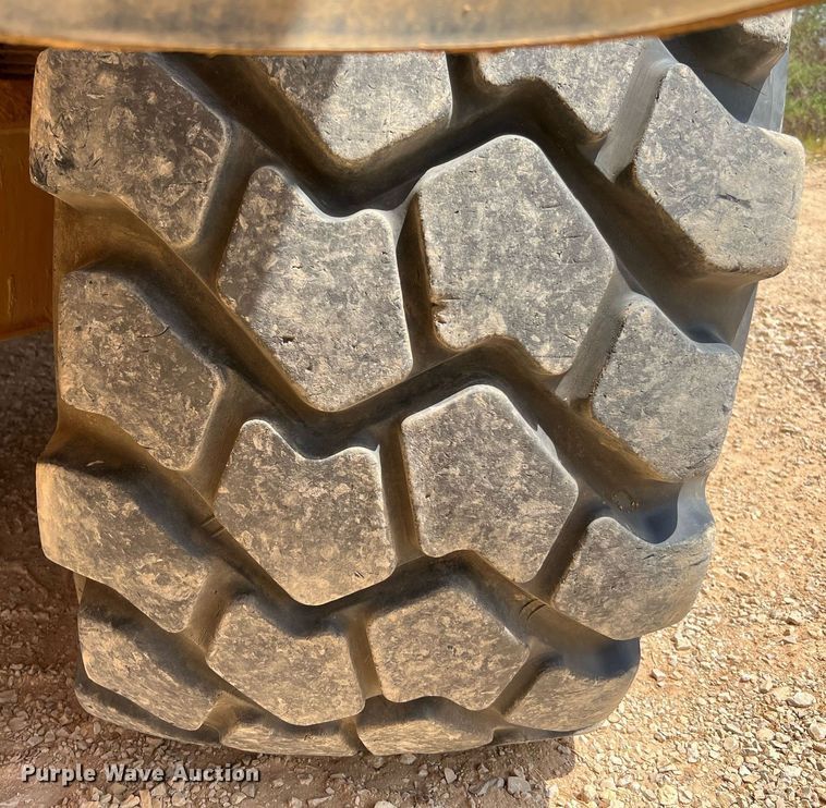 image for item DQ2183 2000 Volvo A35C  water wagon