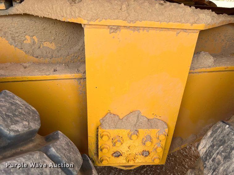 image for item DQ2183 2000 Volvo A35C  water wagon