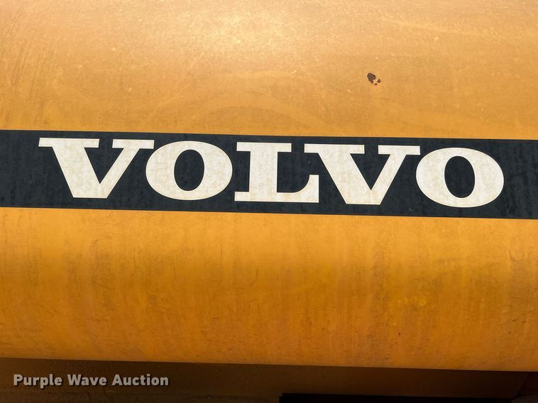 image for item DQ2183 2000 Volvo A35C  water wagon