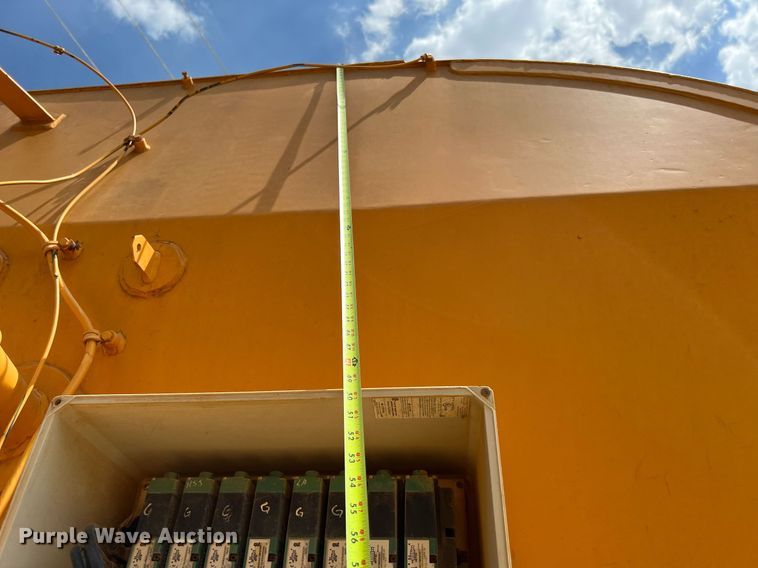 image for item DQ2183 2000 Volvo A35C  water wagon