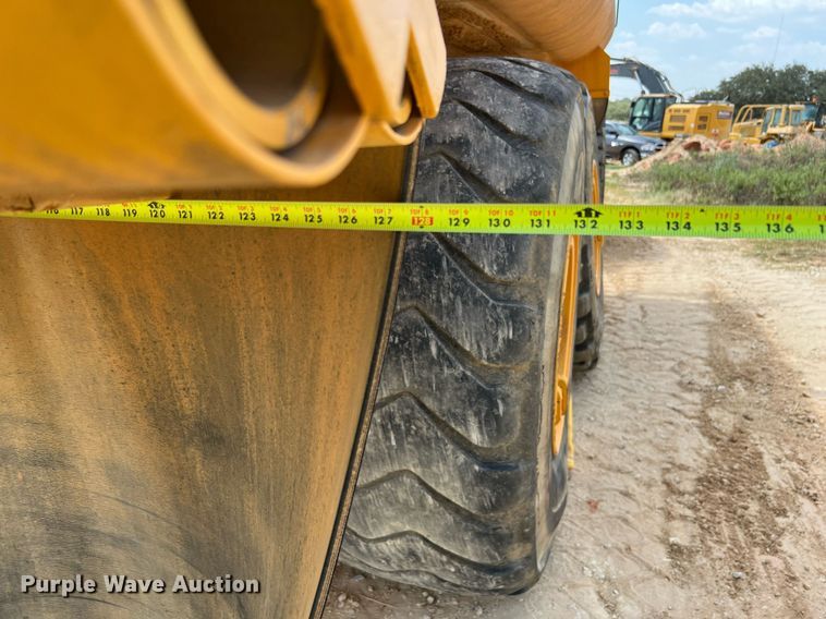 image for item DQ2183 2000 Volvo A35C  water wagon